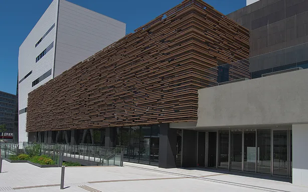箕面市立船場図書館
